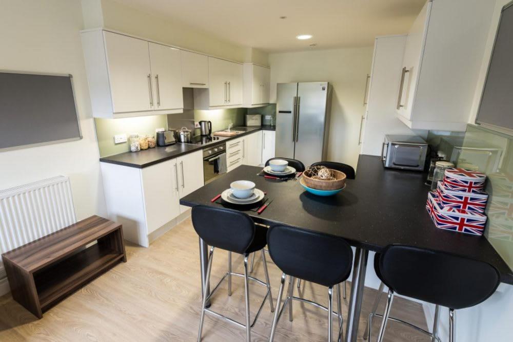 Zeni 5 Bed Apartment In Central Exeter Bagian luar foto